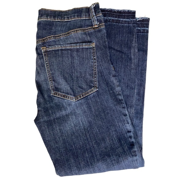 GAP DENIM REGULAR TRUE SKINNY DARK WASH WITH CUT OFF HEM SIZE 27 - Picture 5 of 5